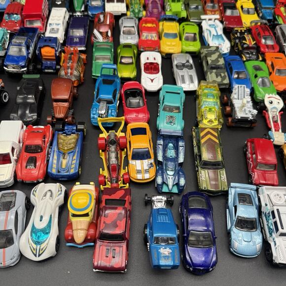 Huge Lot Of 123 Hot Wheels Matchbox & More Diecast Cars Redline 1960s - Modern - Picture 9 of 13